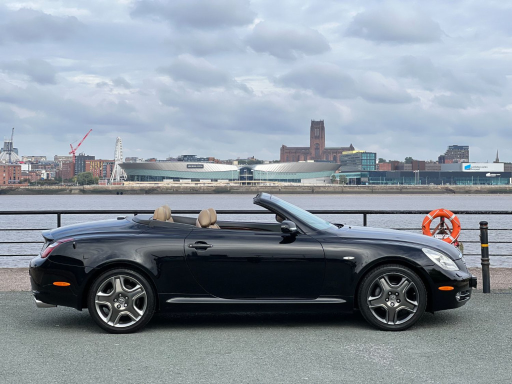 View LEXUS SC 430 V8