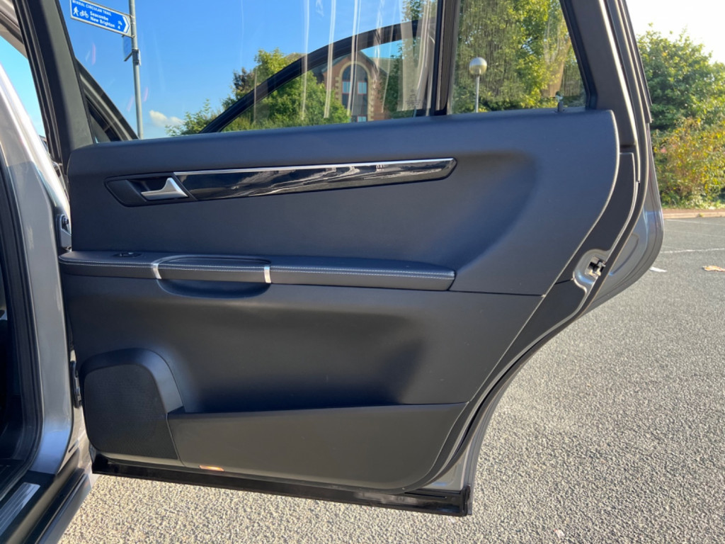 MERCEDES-BENZ R CLASS