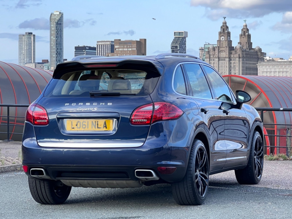 PORSCHE CAYENNE