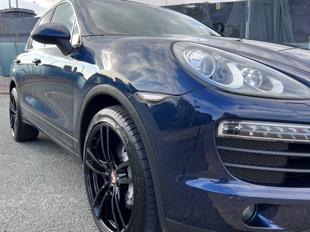 PORSCHE CAYENNE