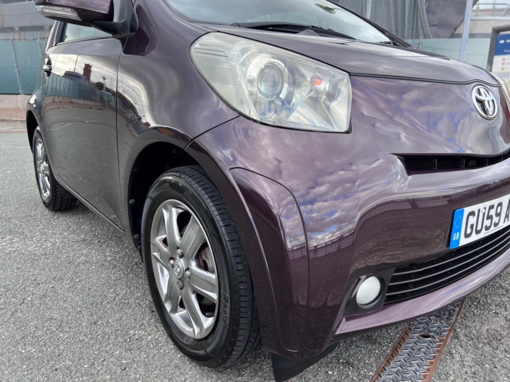 TOYOTA IQ