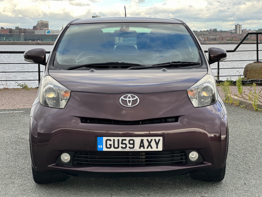 TOYOTA IQ