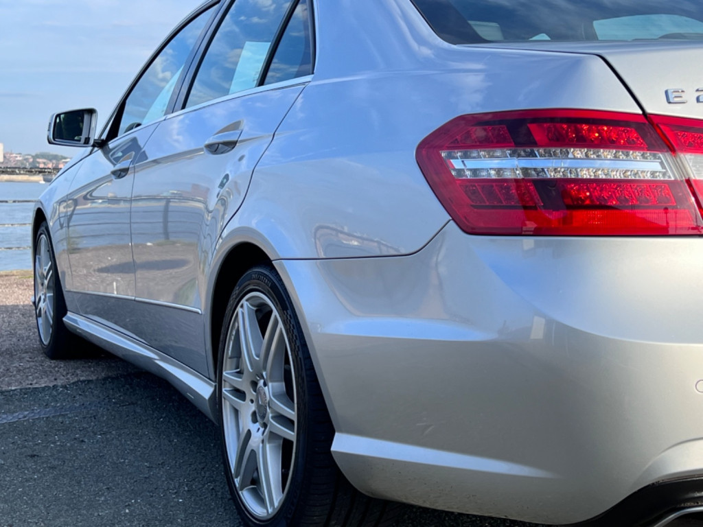 MERCEDES-BENZ E CLASS