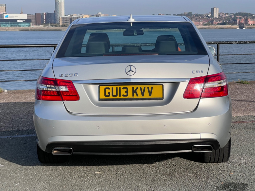 MERCEDES-BENZ E CLASS