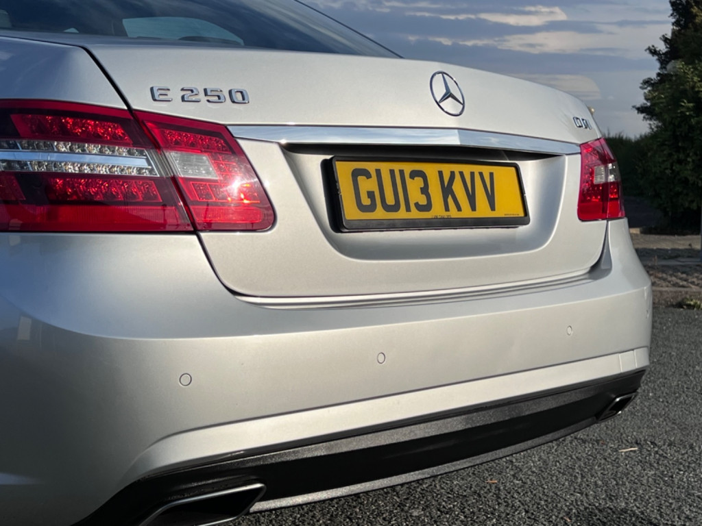 MERCEDES-BENZ E CLASS