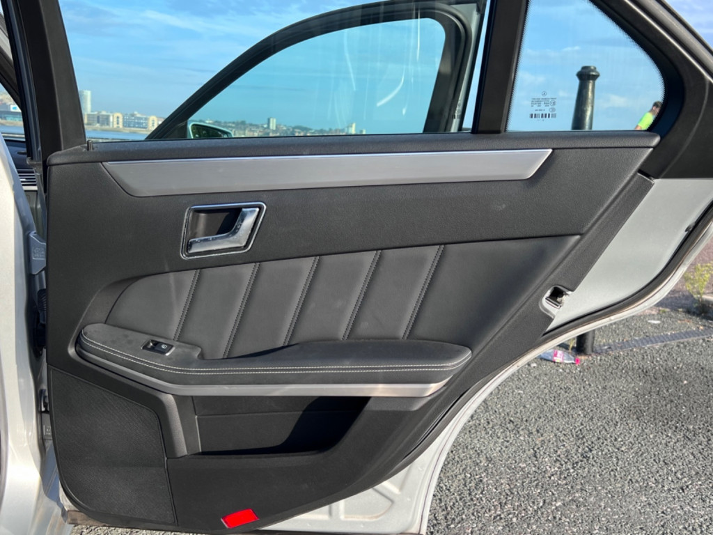 MERCEDES-BENZ E CLASS