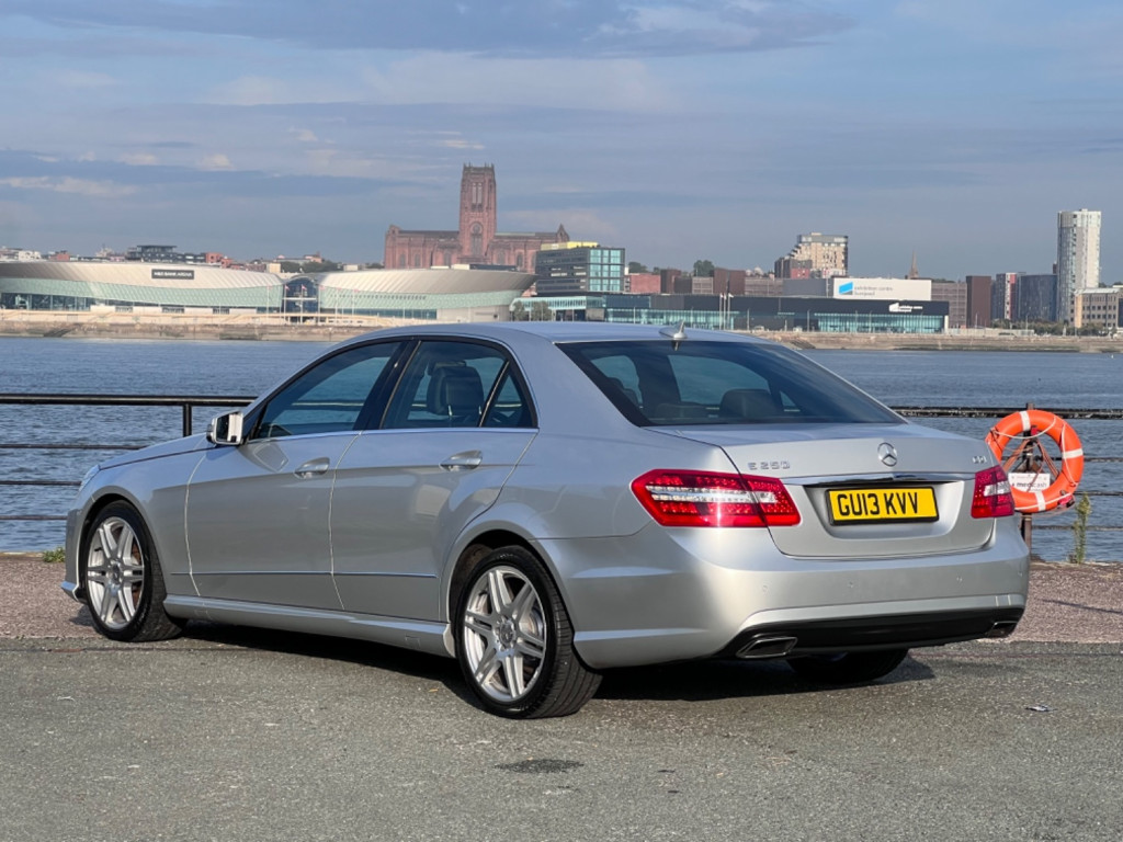 MERCEDES-BENZ E CLASS