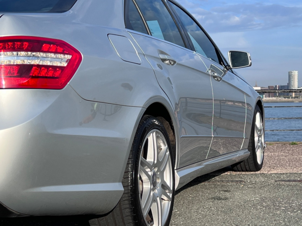 MERCEDES-BENZ E CLASS