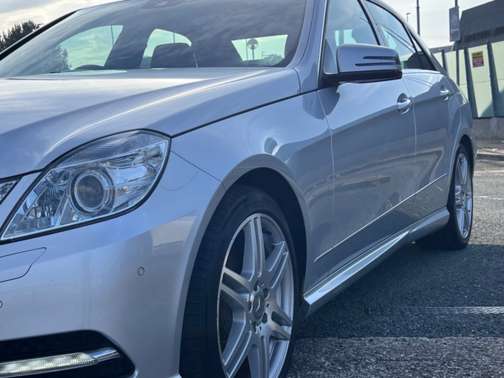 MERCEDES-BENZ E CLASS