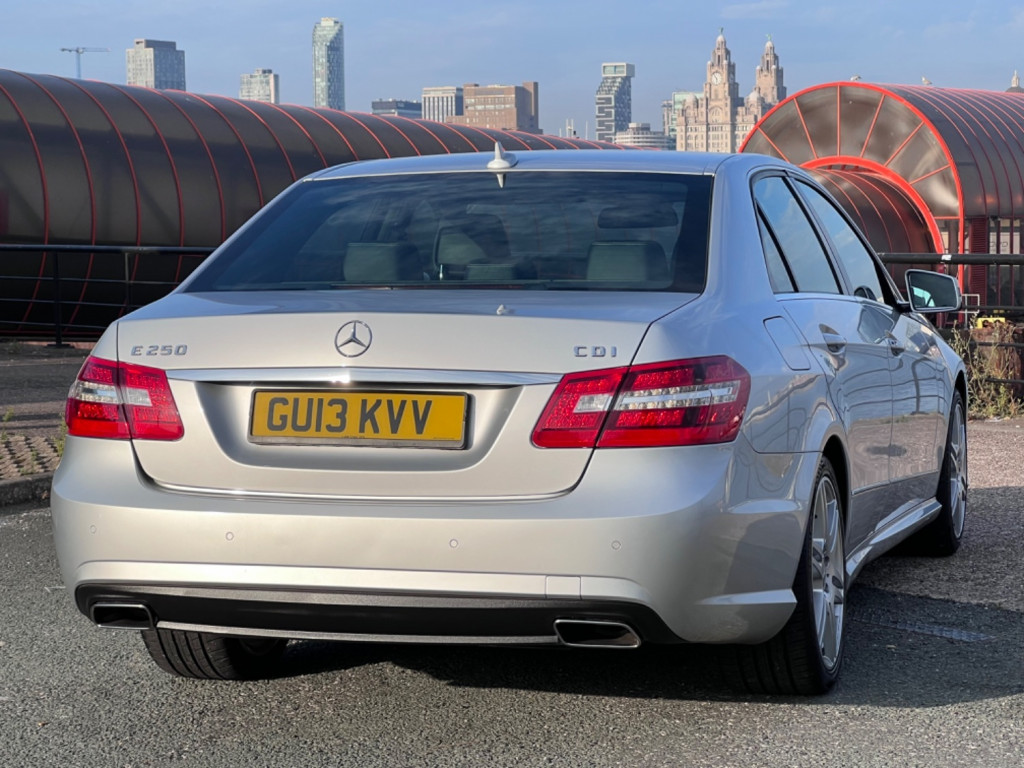 MERCEDES-BENZ E CLASS