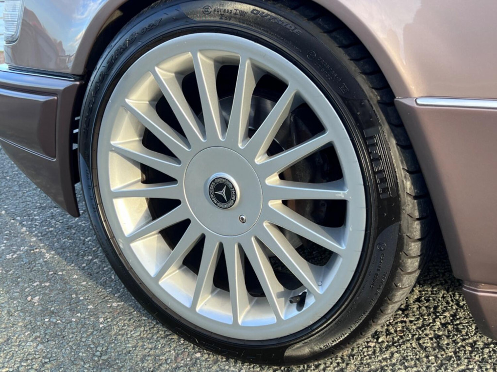 MERCEDES-BENZ E CLASS