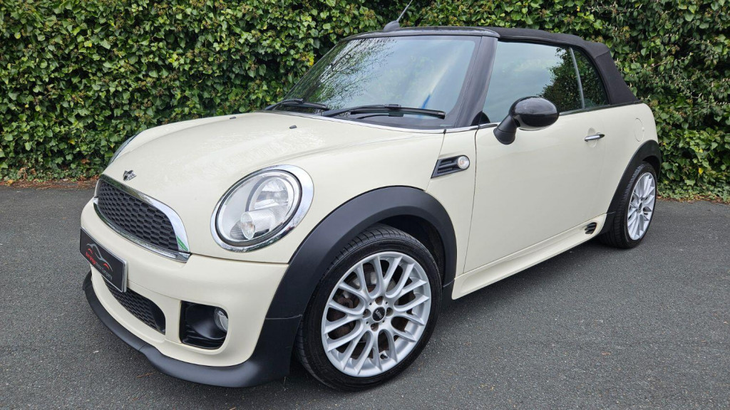 View MINI CONVERTIBLE 1.6 Cooper JCW Package