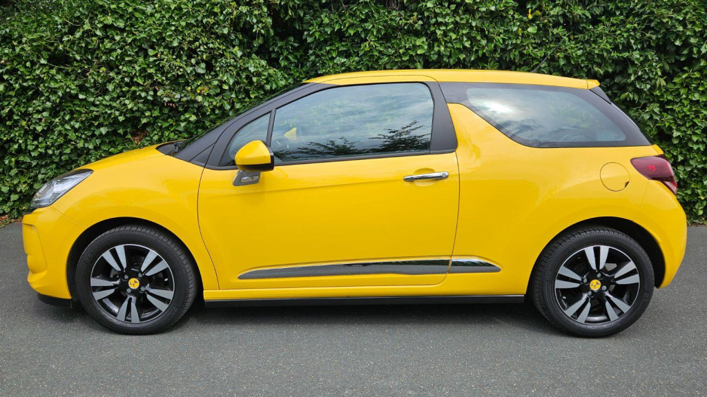 View DS AUTOMOBILES DS 3 1.2 PureTech Chic Euro 6 (82bhp)