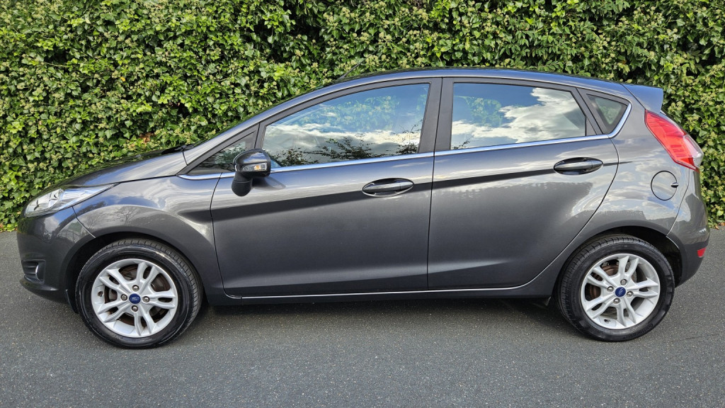 View FORD FIESTA 1.25 Zetec 5dr (Euro 6)