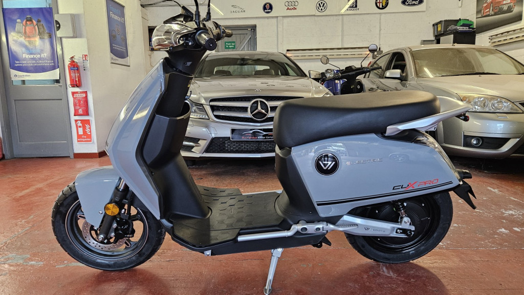 View VMOTO SUPER SOCO CUX PRO ELECTRIC SCOOTER