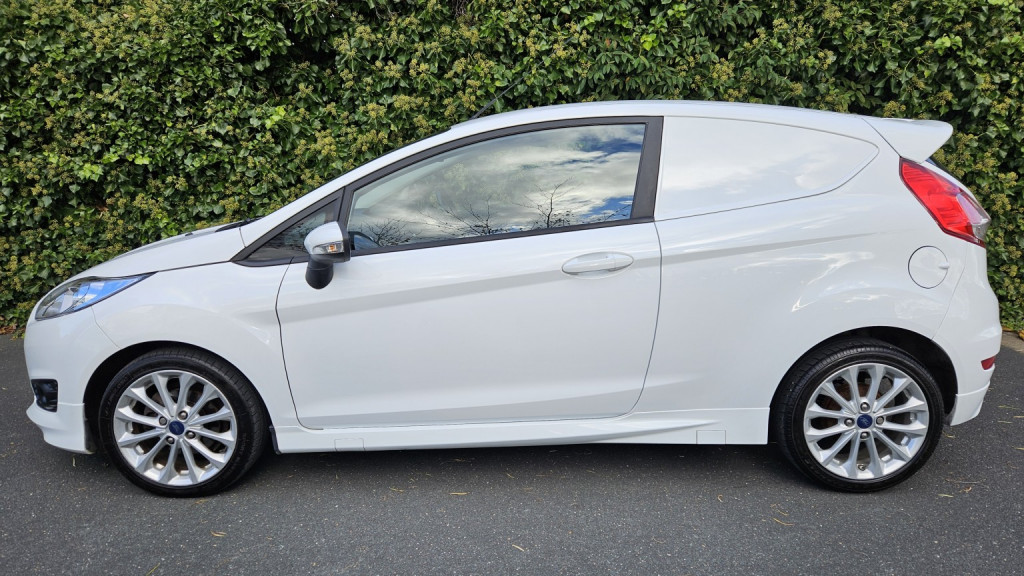 View FORD FIESTA VAN 1.5 TDCi Sport 95bhp (Euro 6)