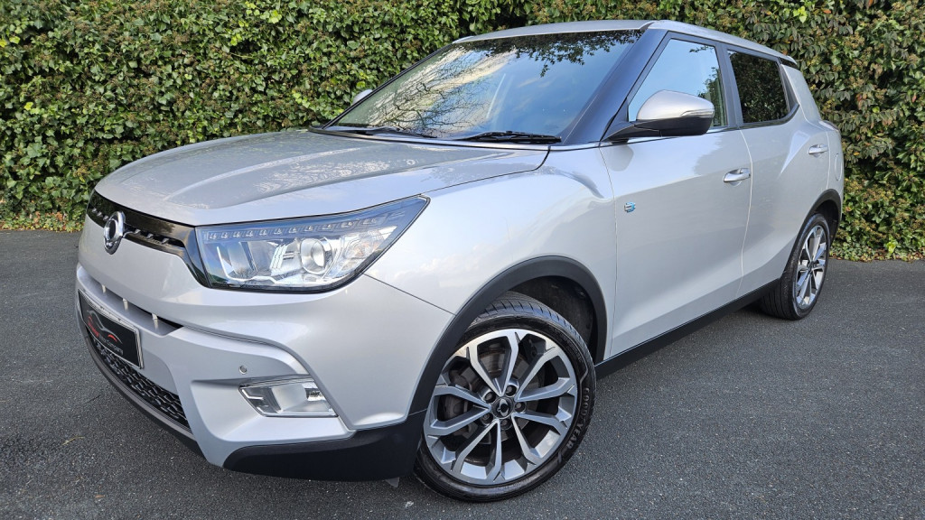 View SSANGYONG TIVOLI 1.6 e-XDi ELX Red Edition