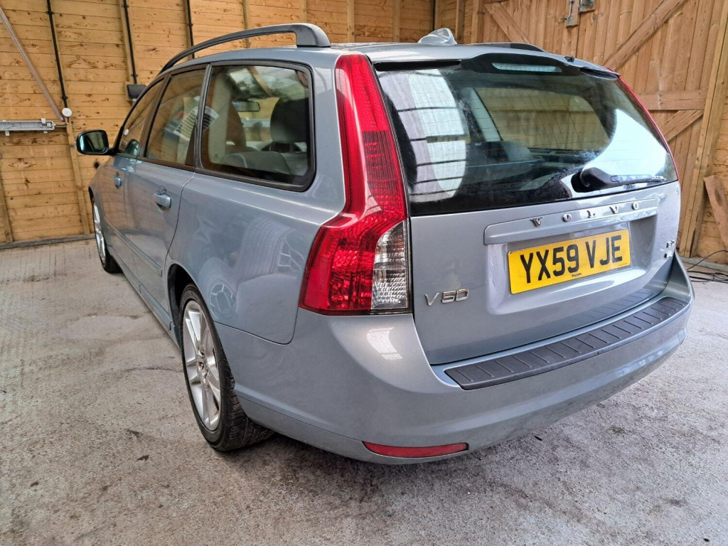 VOLVO V50