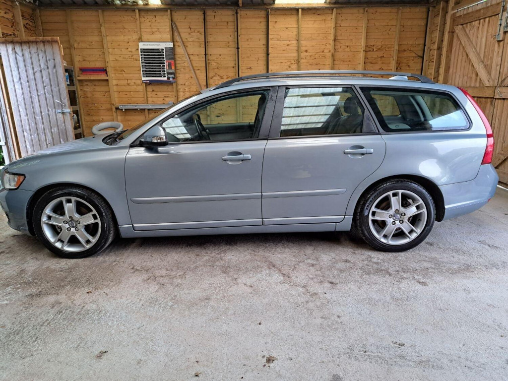 VOLVO V50