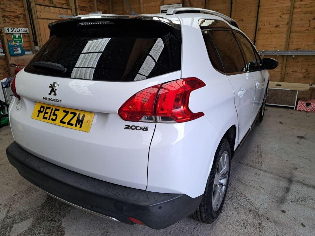 PEUGEOT 2008