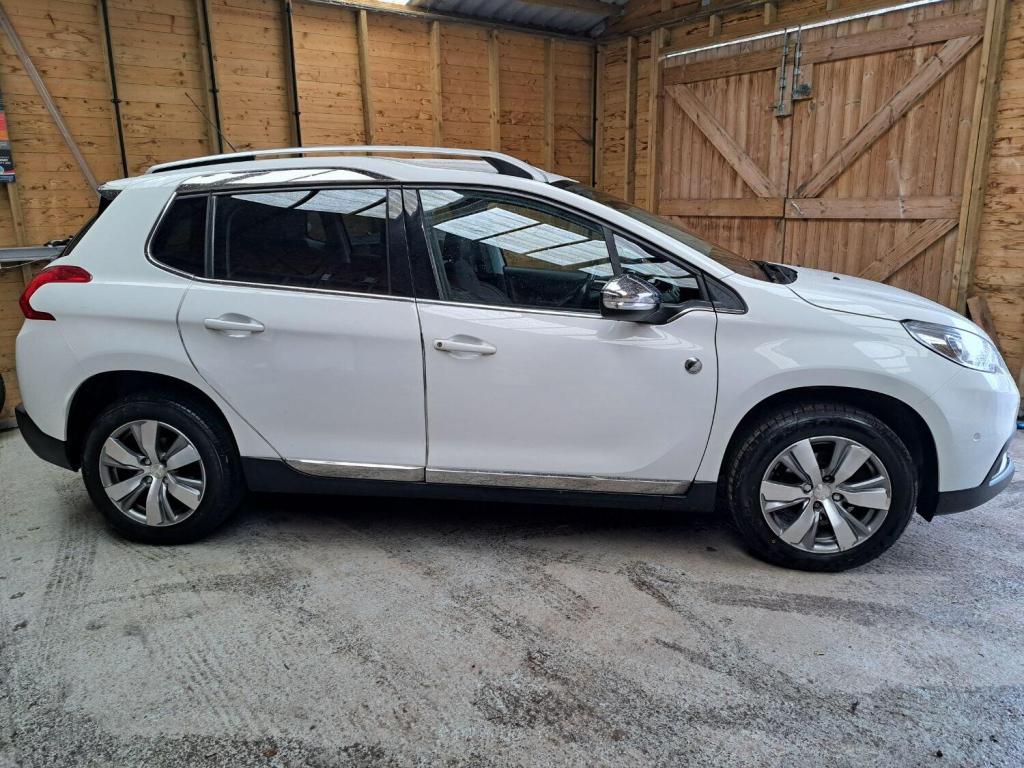 View PEUGEOT 2008 1.2 VTi PureTech Crossway 