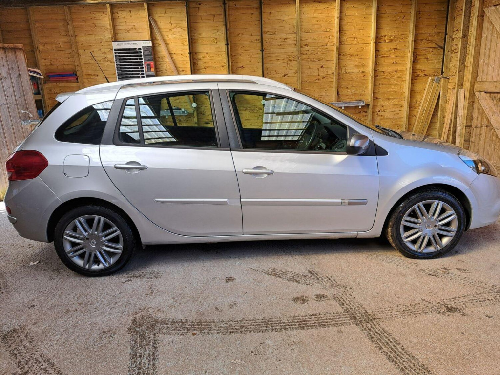 View RENAULT CLIO 1.2 Dynamique TomTom 