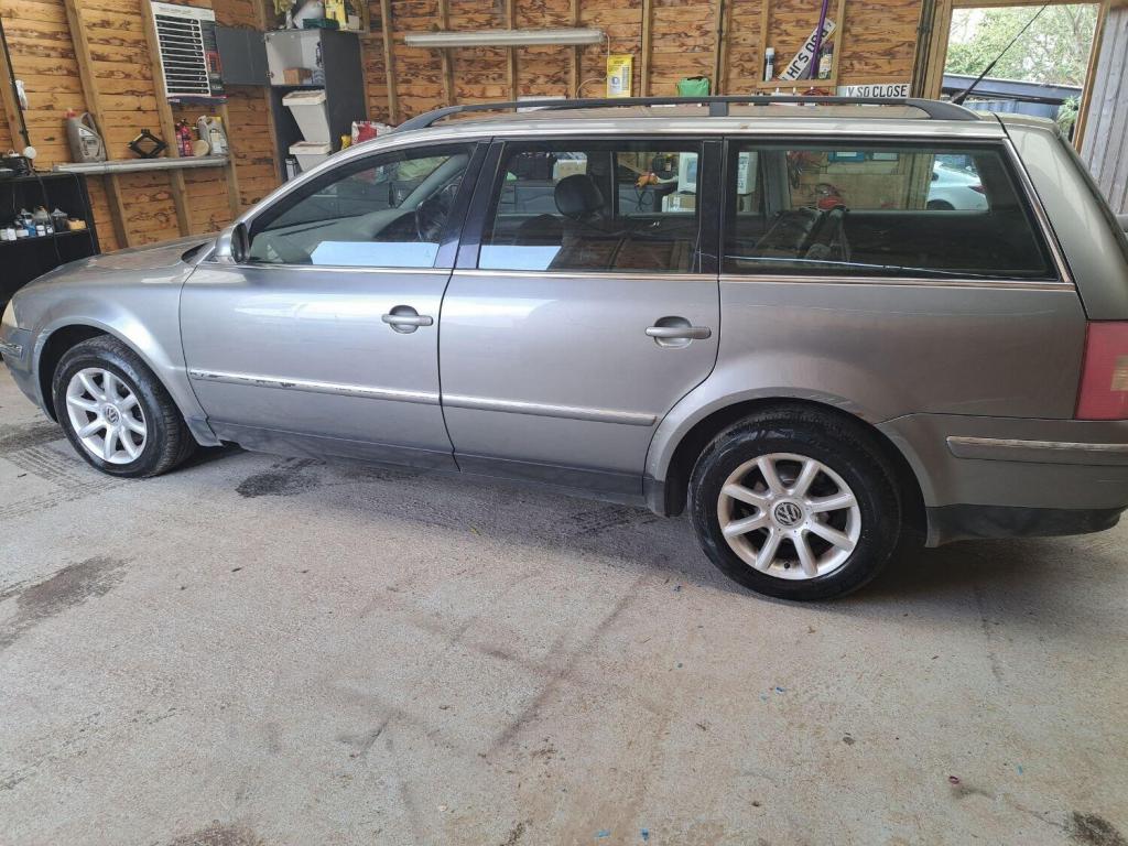 VOLKSWAGEN PASSAT