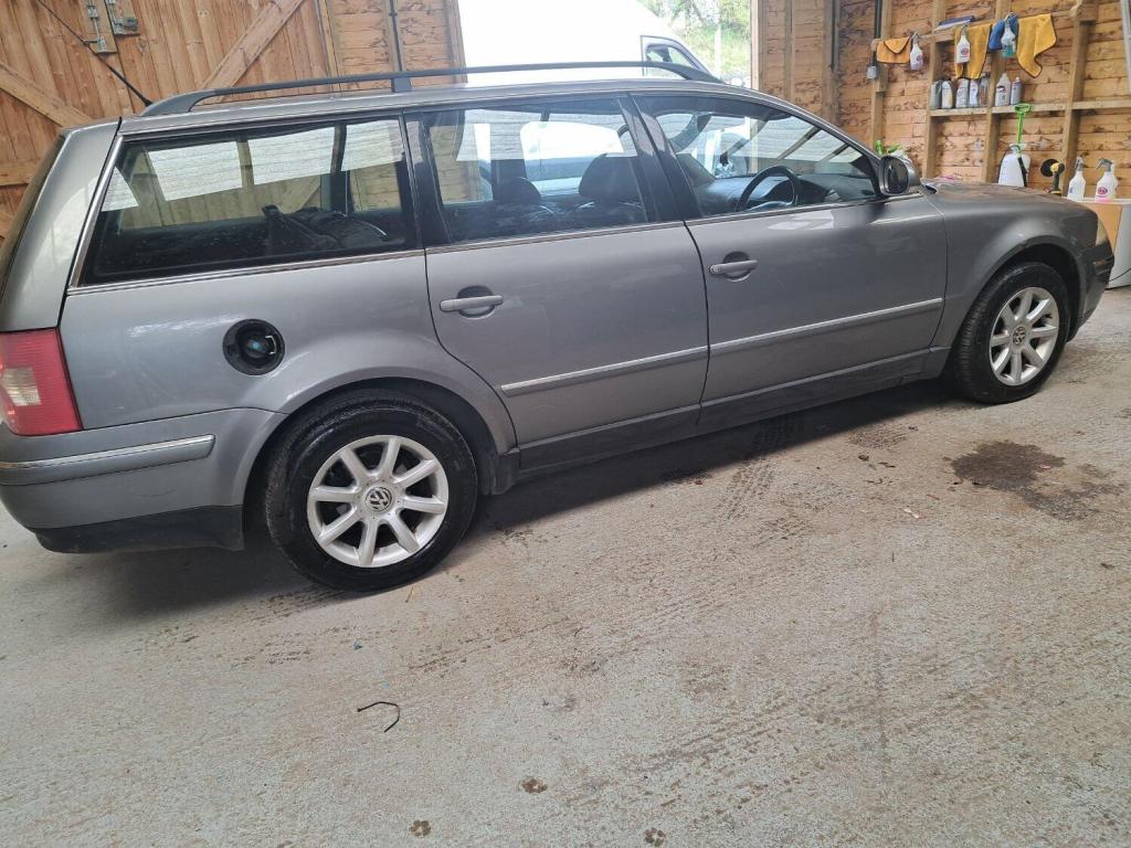 VOLKSWAGEN PASSAT