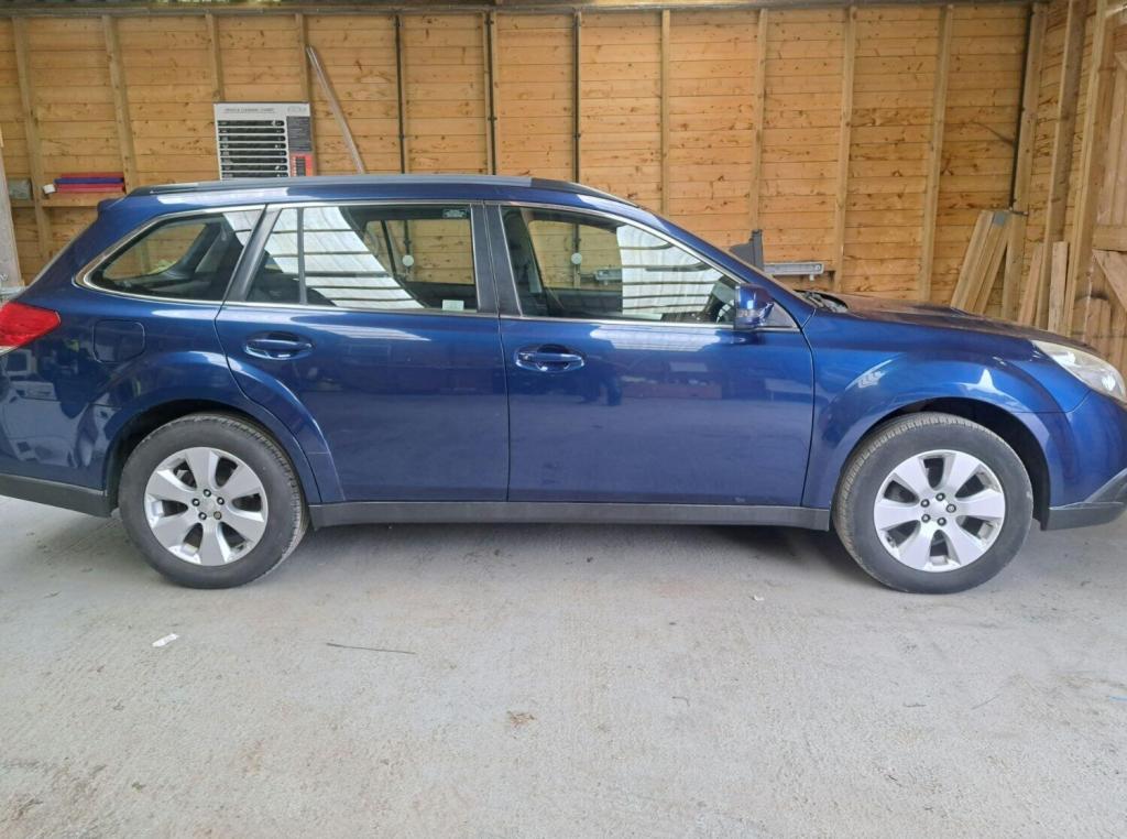 View SUBARU OUTBACK 2.0 D S
