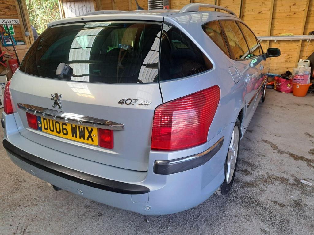 PEUGEOT 407