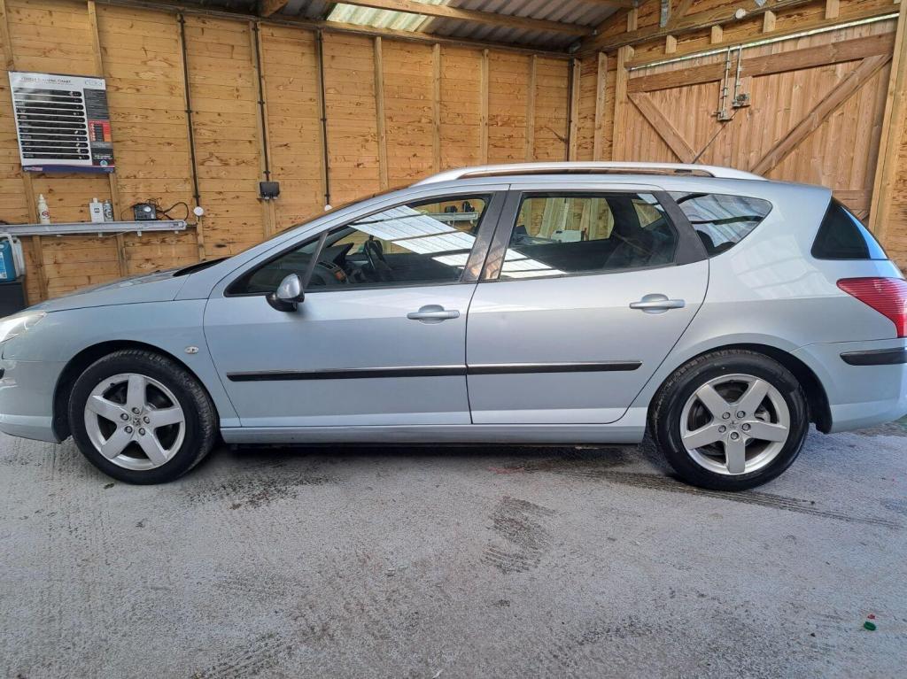PEUGEOT 407