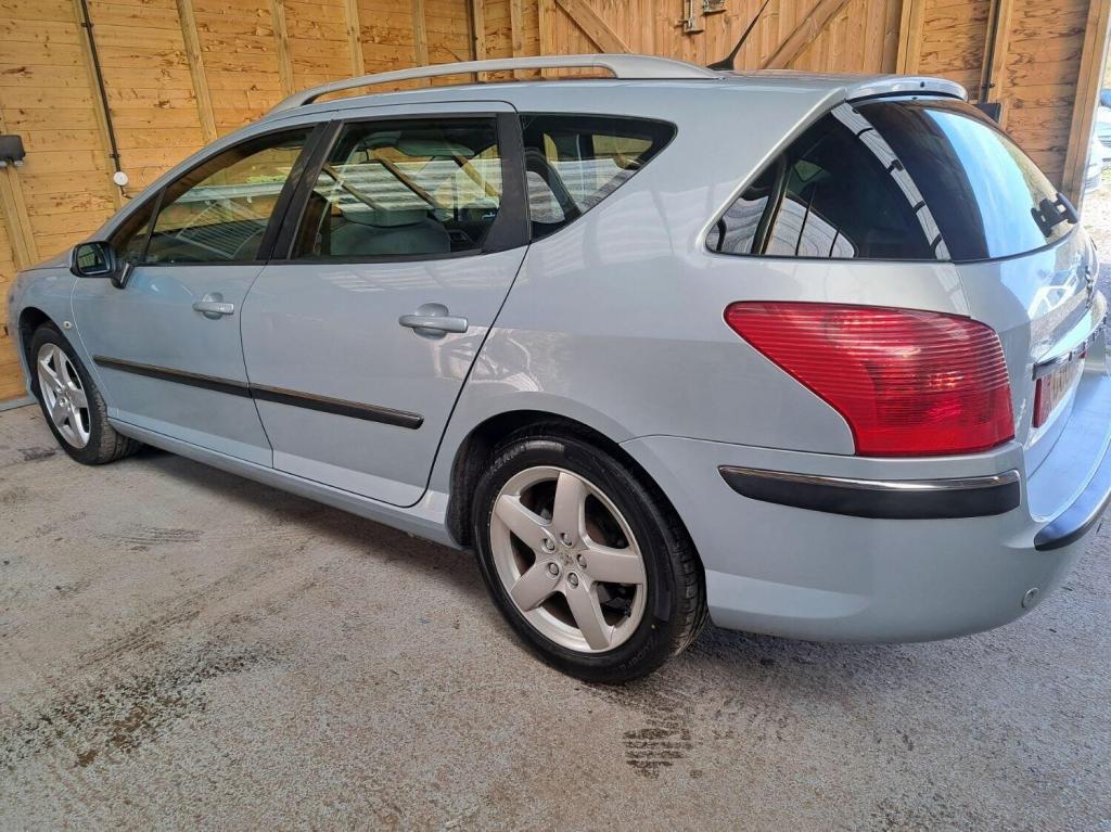 PEUGEOT 407