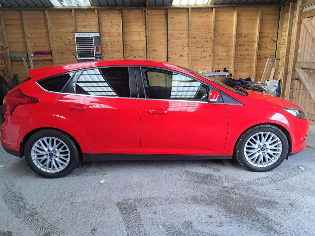 View FORD FOCUS 1.0 T EcoBoost Zetec