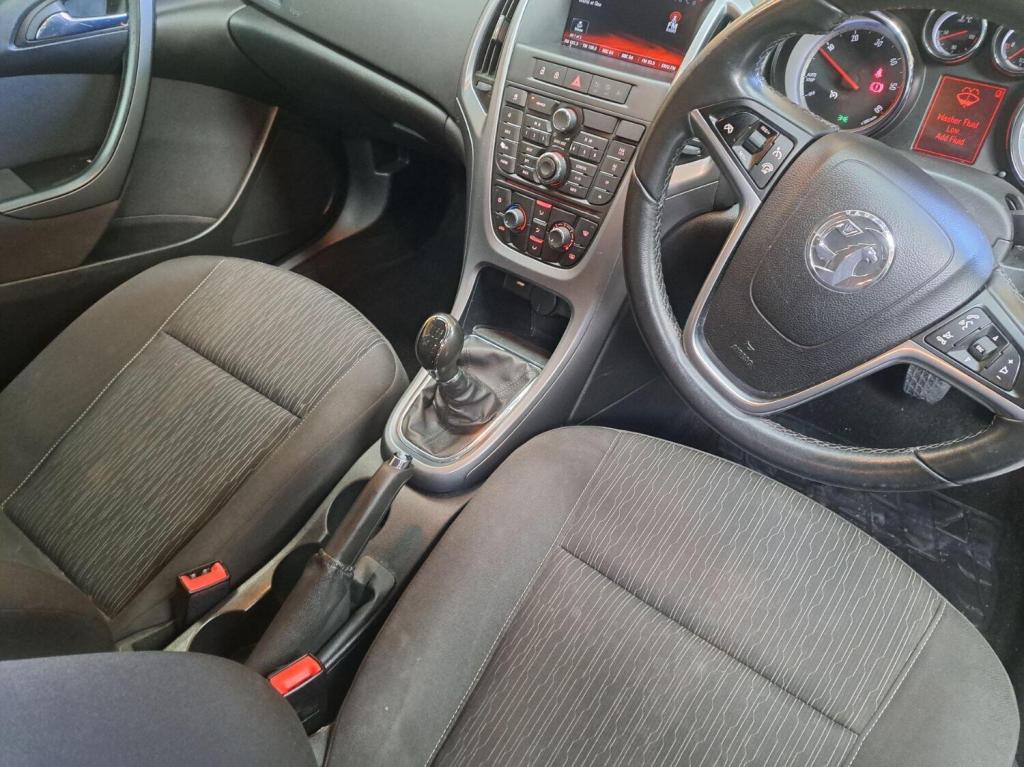 VAUXHALL ASTRA