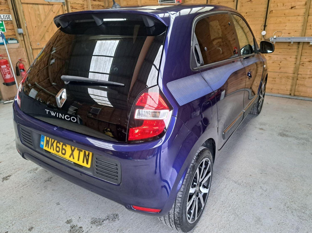 View RENAULT TWINGO 0.9 Iconic TCe 90