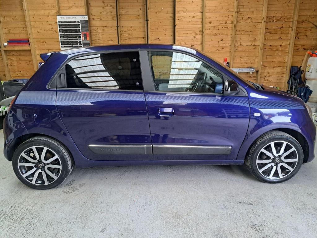 View RENAULT TWINGO 0.9 Iconic TCe 90