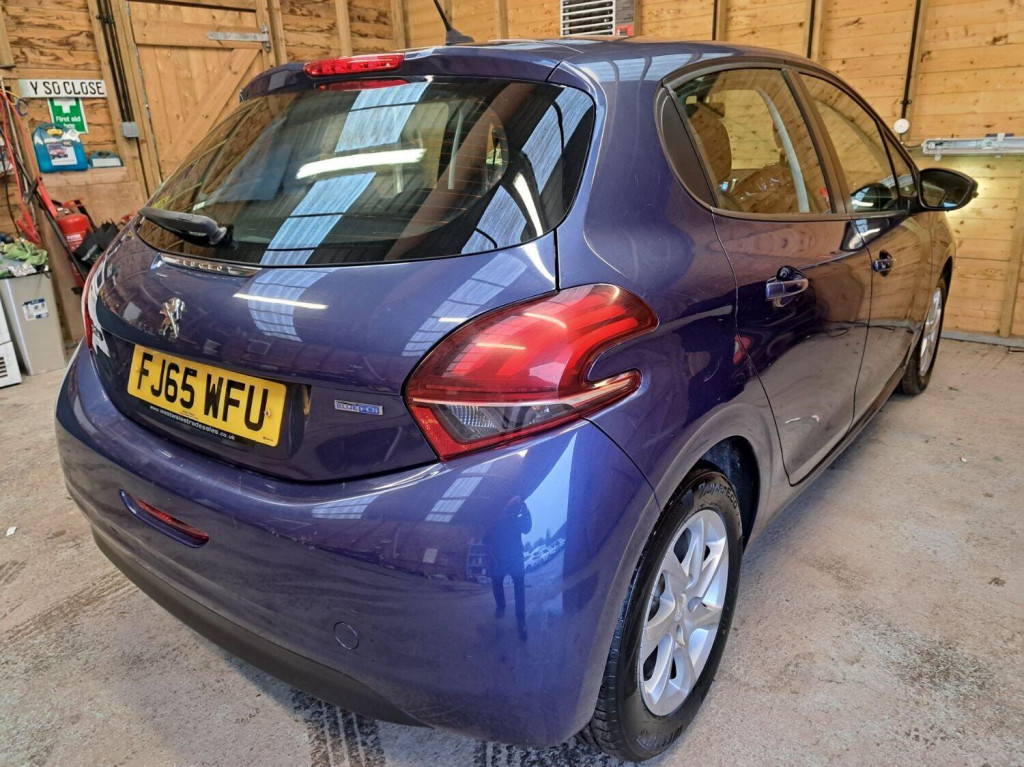 View PEUGEOT 208 1.6 BlueHDi Active