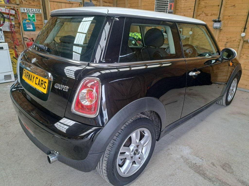 View MINI HATCH 1.6 Cooper Hatch