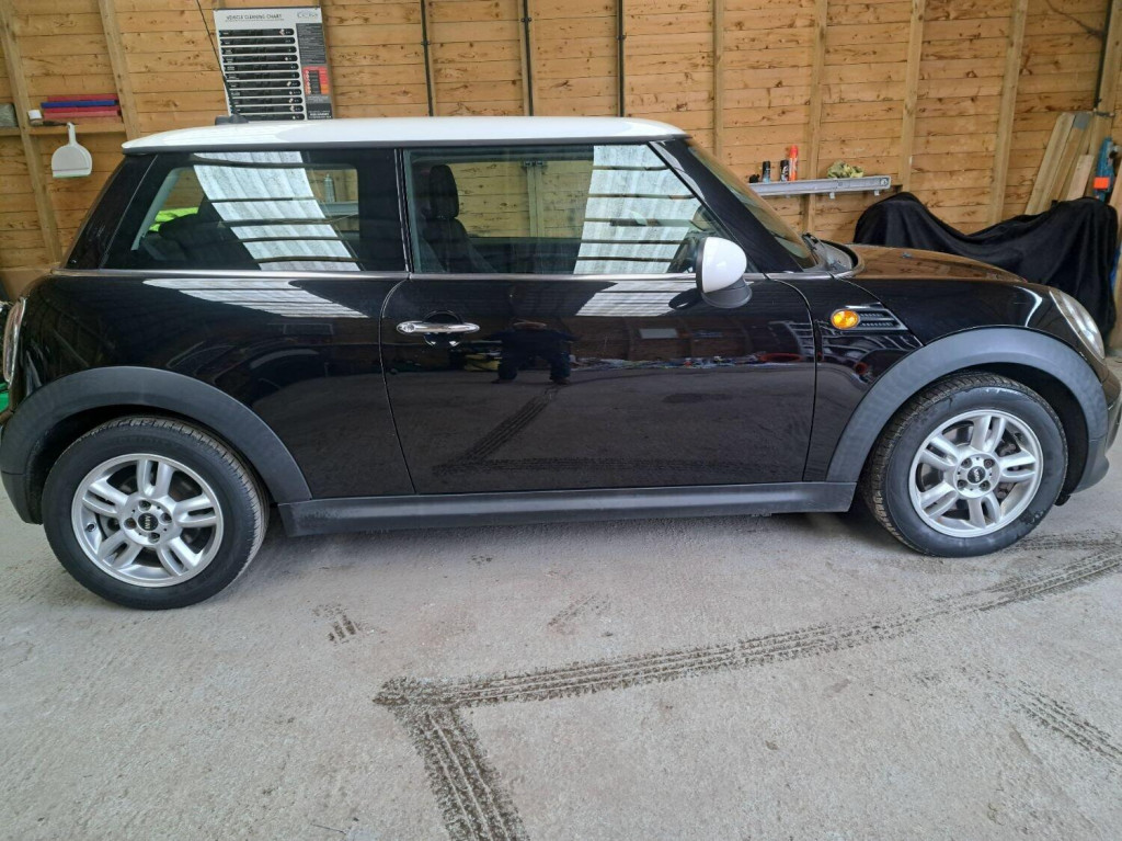 View MINI HATCH 1.6 Cooper Hatch