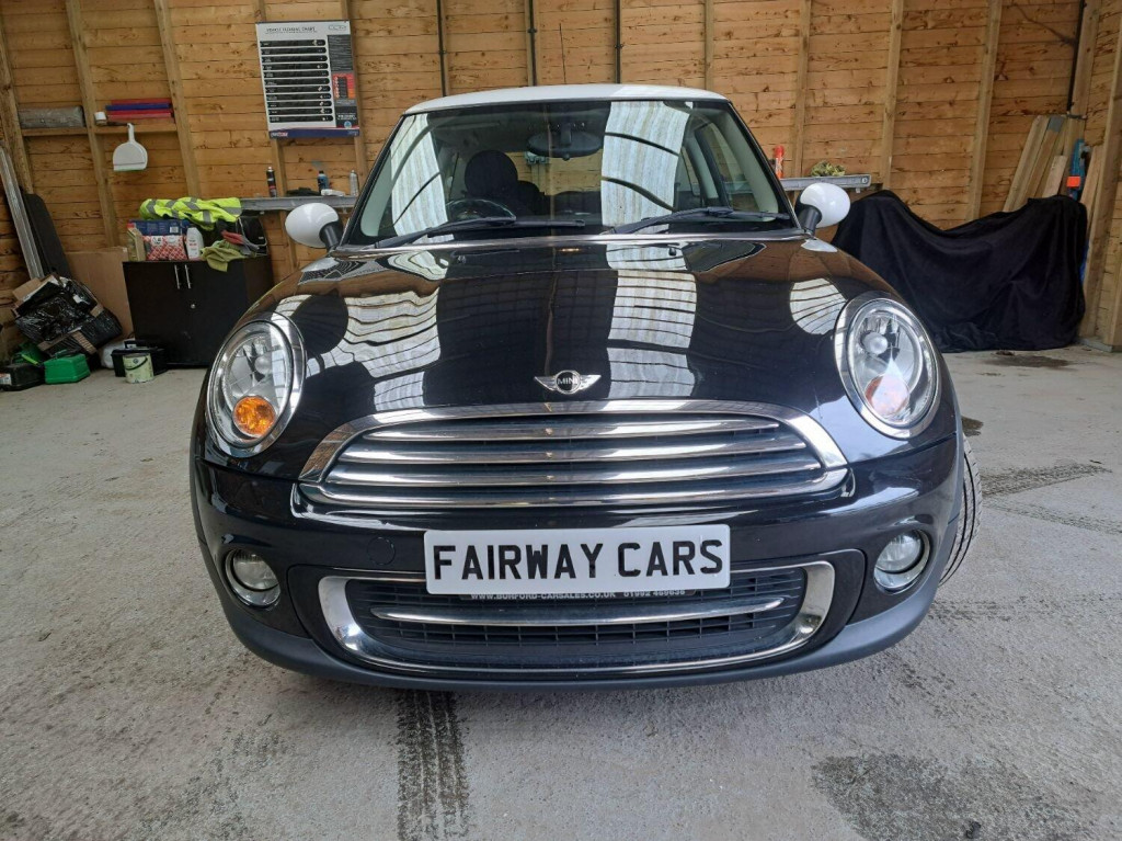MINI HATCH
