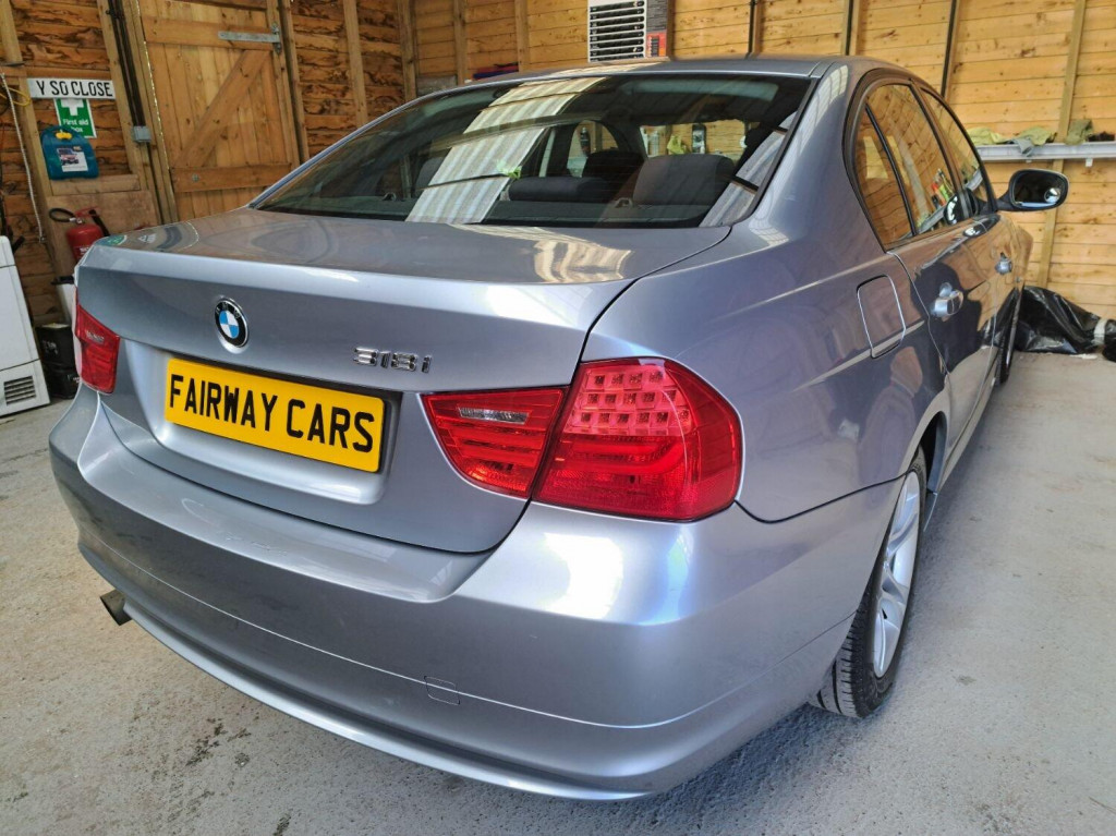 View BMW 3 SERIES 2.0 318i ES Saloon