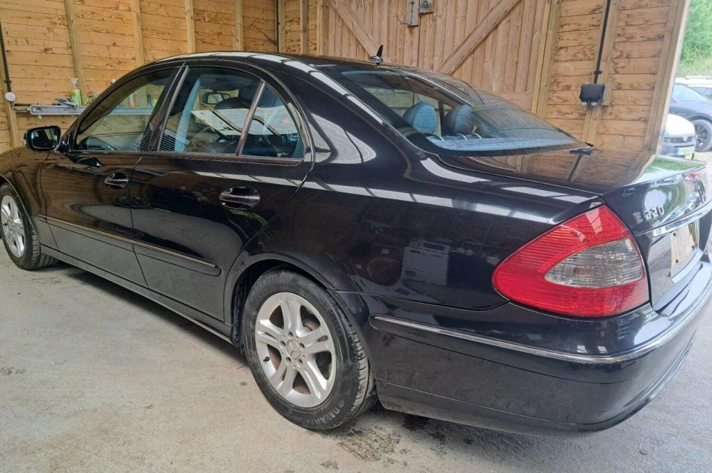 MERCEDES-BENZ E CLASS