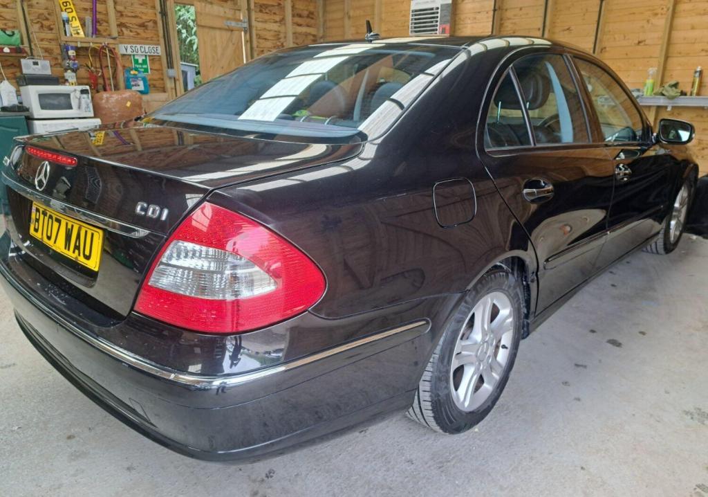 MERCEDES-BENZ E CLASS