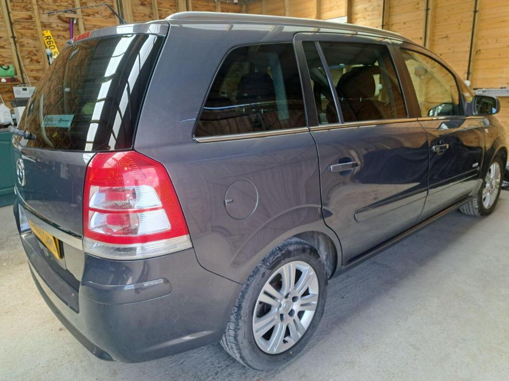 View VAUXHALL ZAFIRA 1.7 CDTi ecoFLEX Design