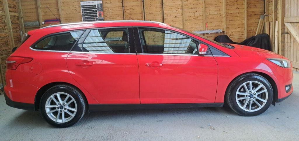 View FORD FOCUS 1.5 TDCi Zetec