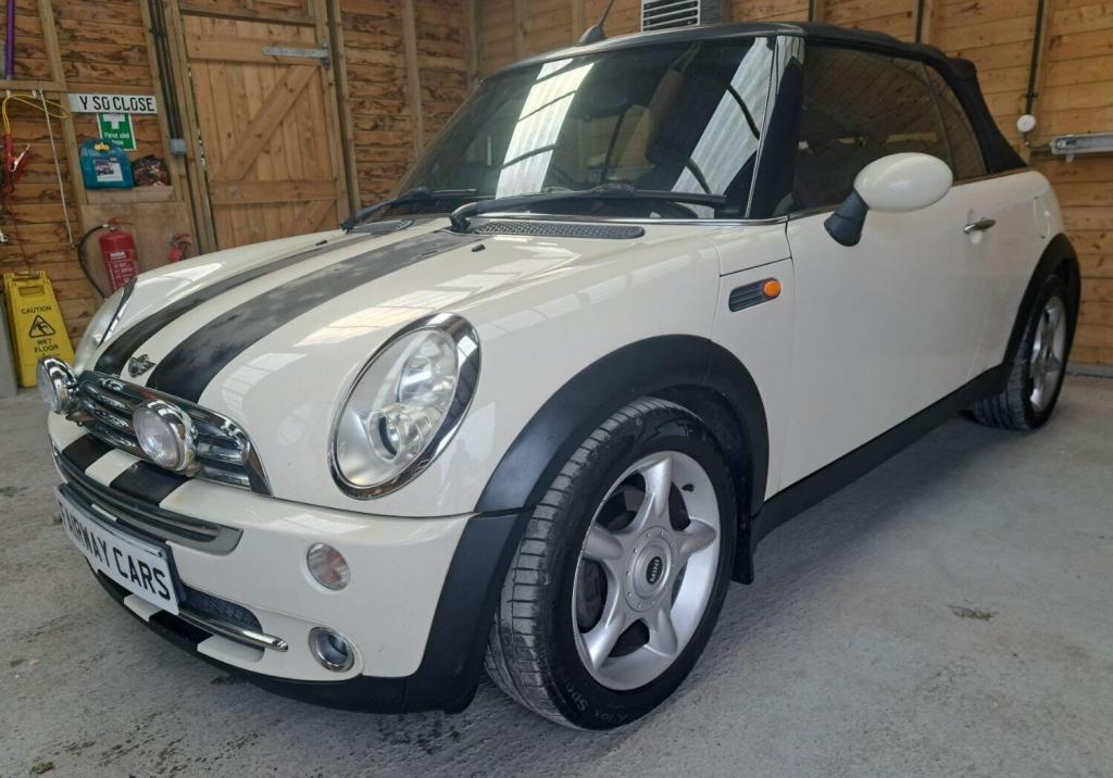 View MINI CONVERTIBLE 1.6 Cooper Convertible