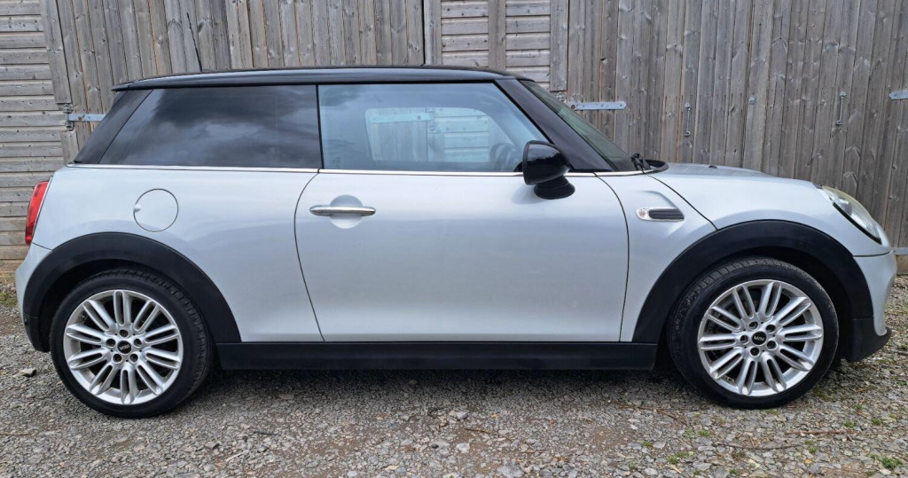 View MINI HATCH 1.5 Cooper D 3-Door Hatch