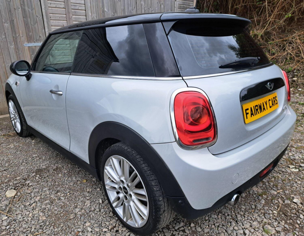 MINI HATCH