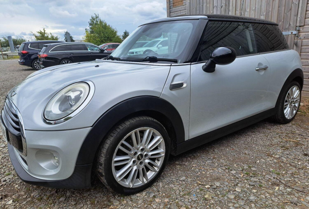 MINI HATCH