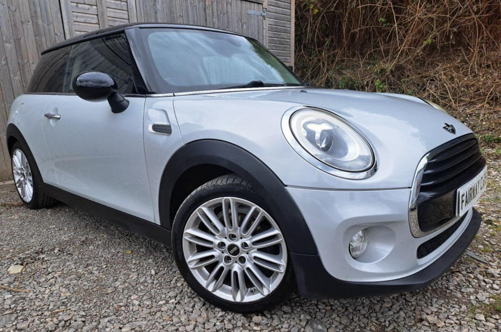 View MINI HATCH 1.5 Cooper D 3-Door Hatch
